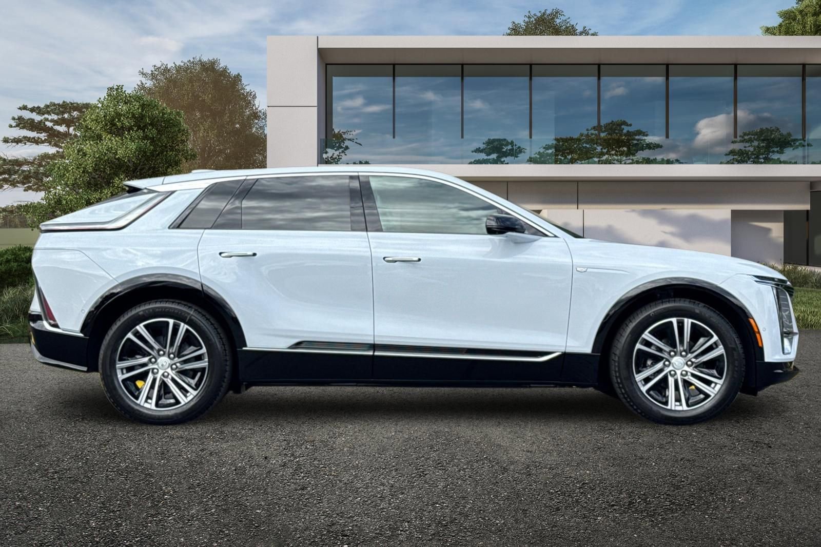 2026 Cadillac Lyriq Luxury photo 2