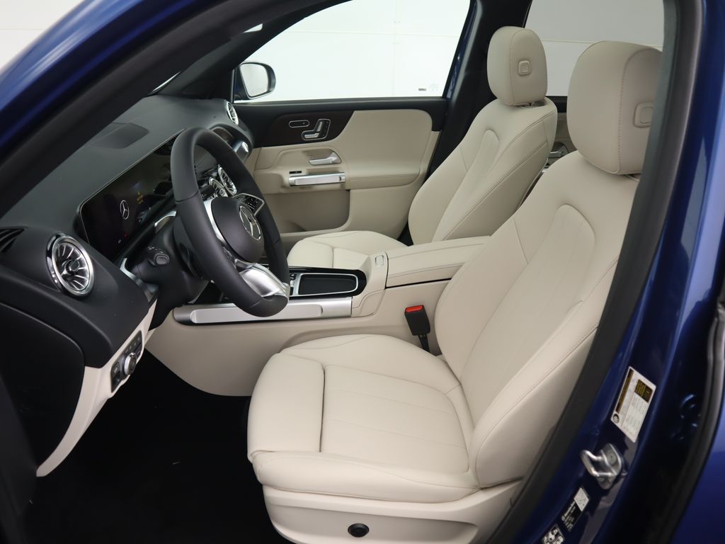 2026 Mercedes Benz GLB 250 photo 21