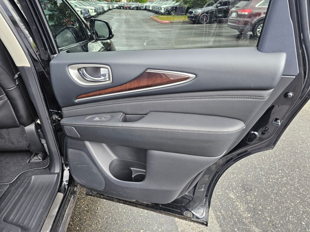 2017 Infiniti QX60 Luxe photo 12