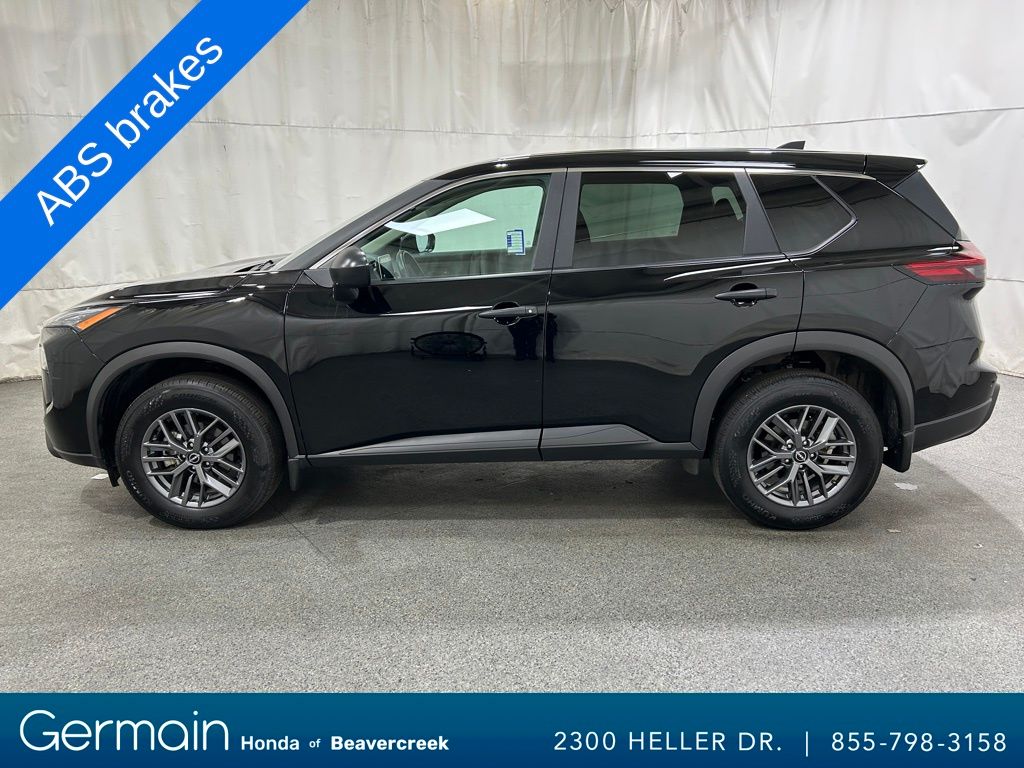 2025 Nissan Rogue S photo 4
