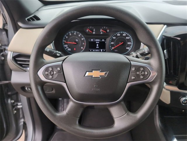 2023 Chevrolet Traverse LS photo 2