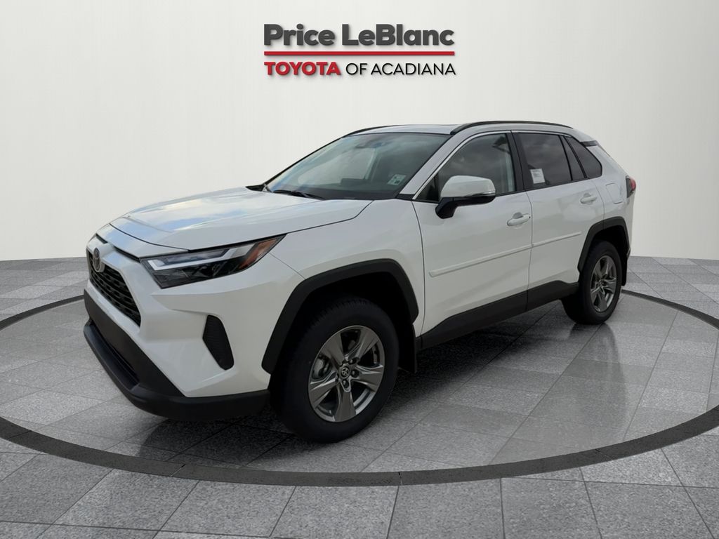 2025 Toyota RAV4 XLE photo 2