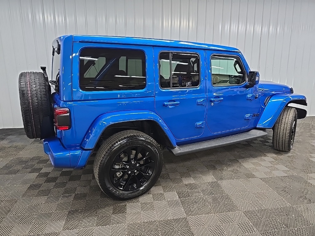 2023 Jeep Wrangler Altitude photo 3