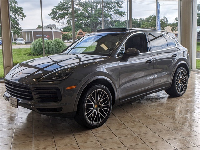 2019 Porsche Cayenne S photo 3