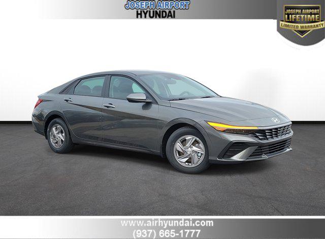 2026 Hyundai Elantra SE's photo