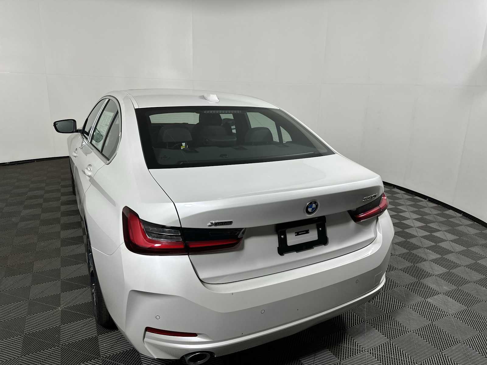 2025 Bmw 330i xDrive photo 3