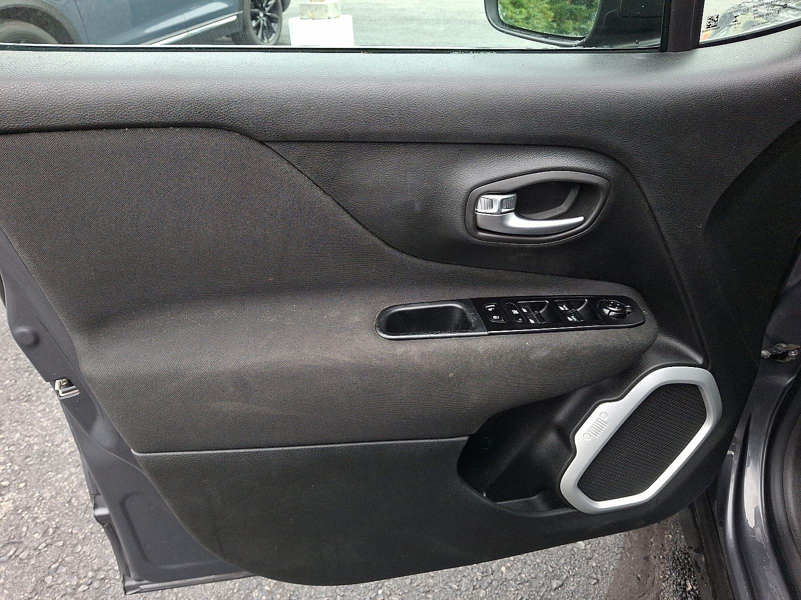 2021 Jeep Renegade Sport photo 13