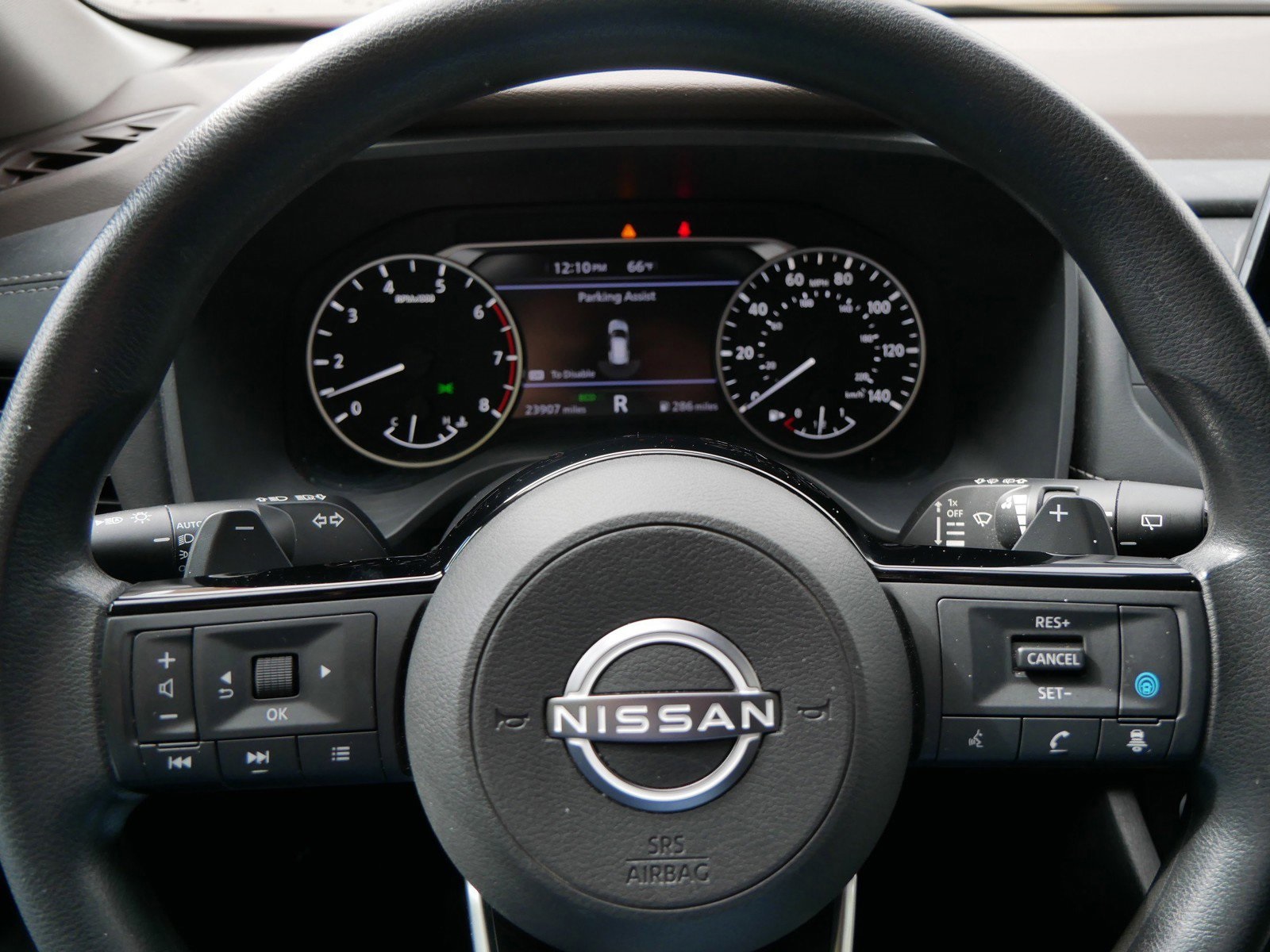 2022 Nissan Rogue SV photo 22