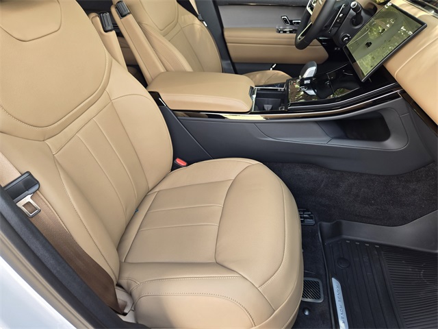 2025 Land Rover Range Rover Sport SE photo 9