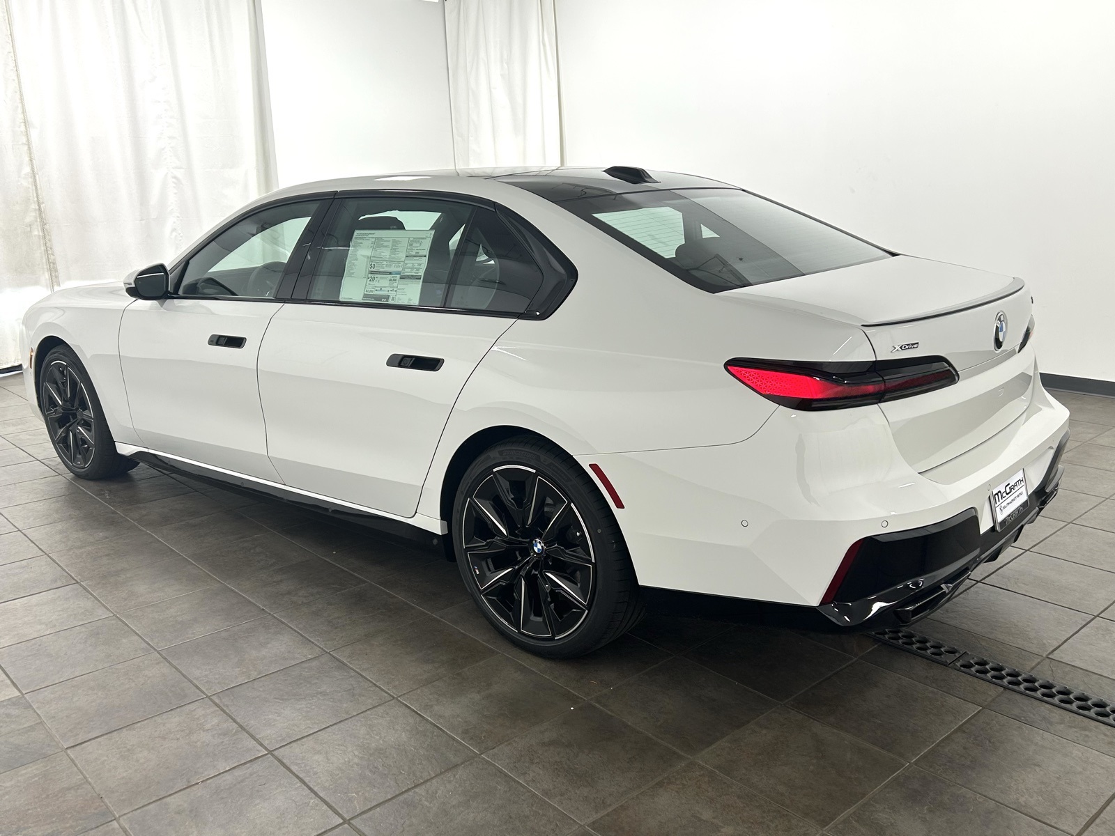 New 2025 White BMW 760i xDrive image 3