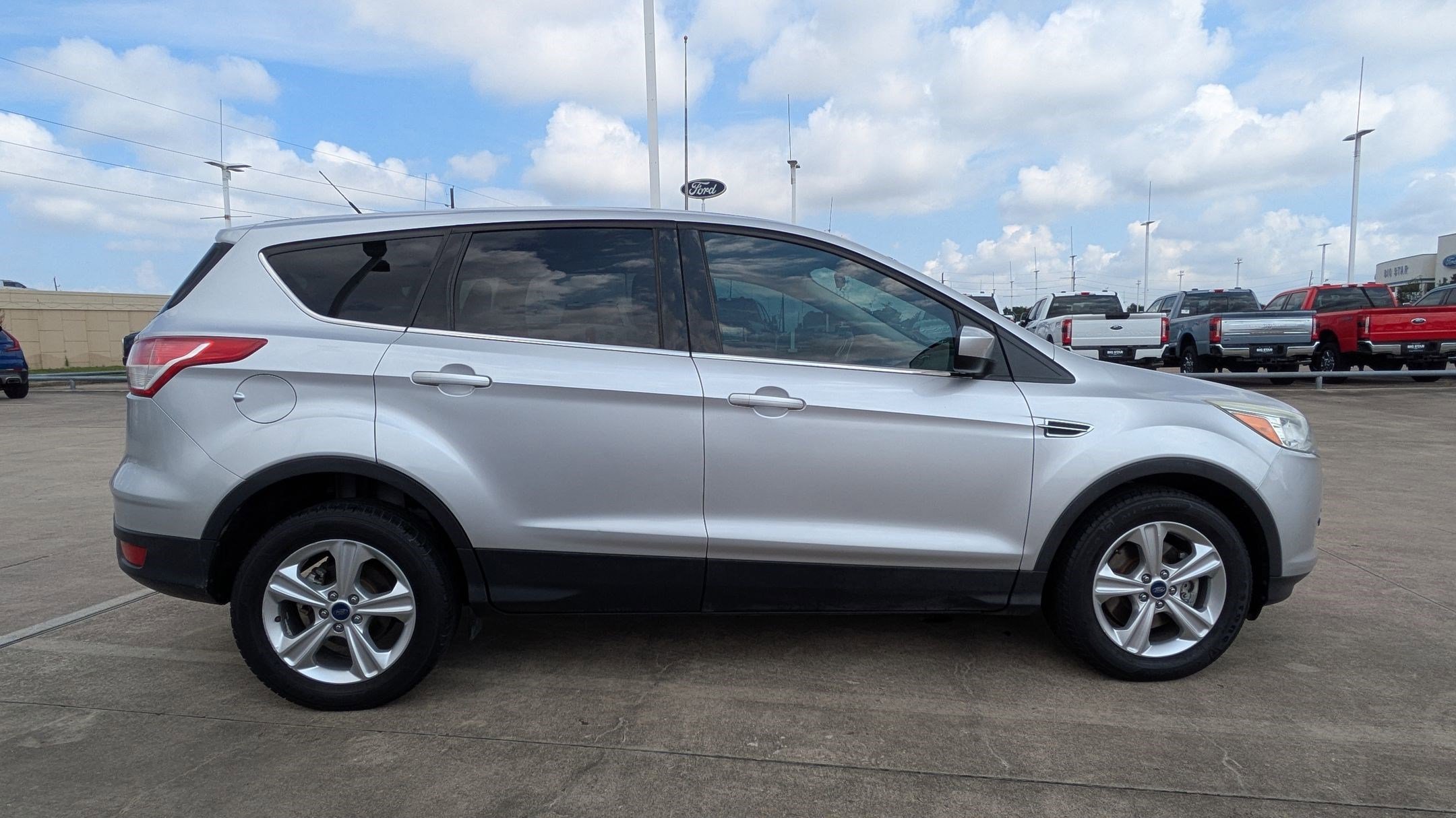 2015 Ford Escape SE photo 2