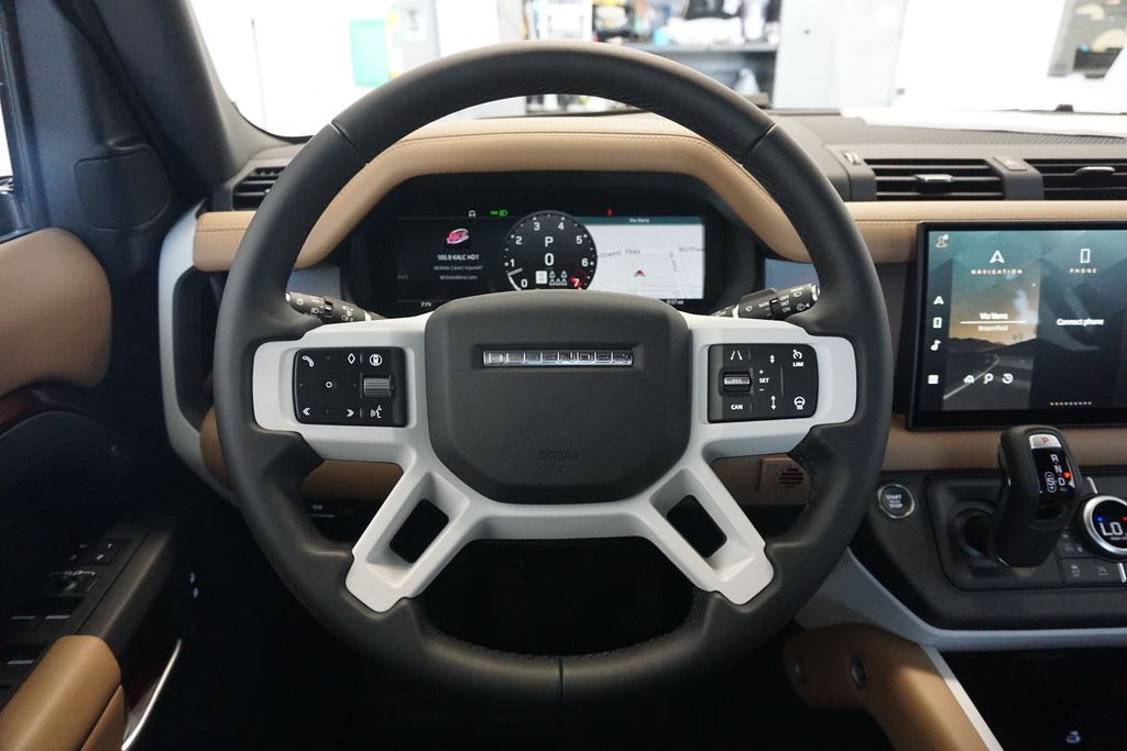 2025 Land Rover Defender 130 X-Dynamic SE photo 10