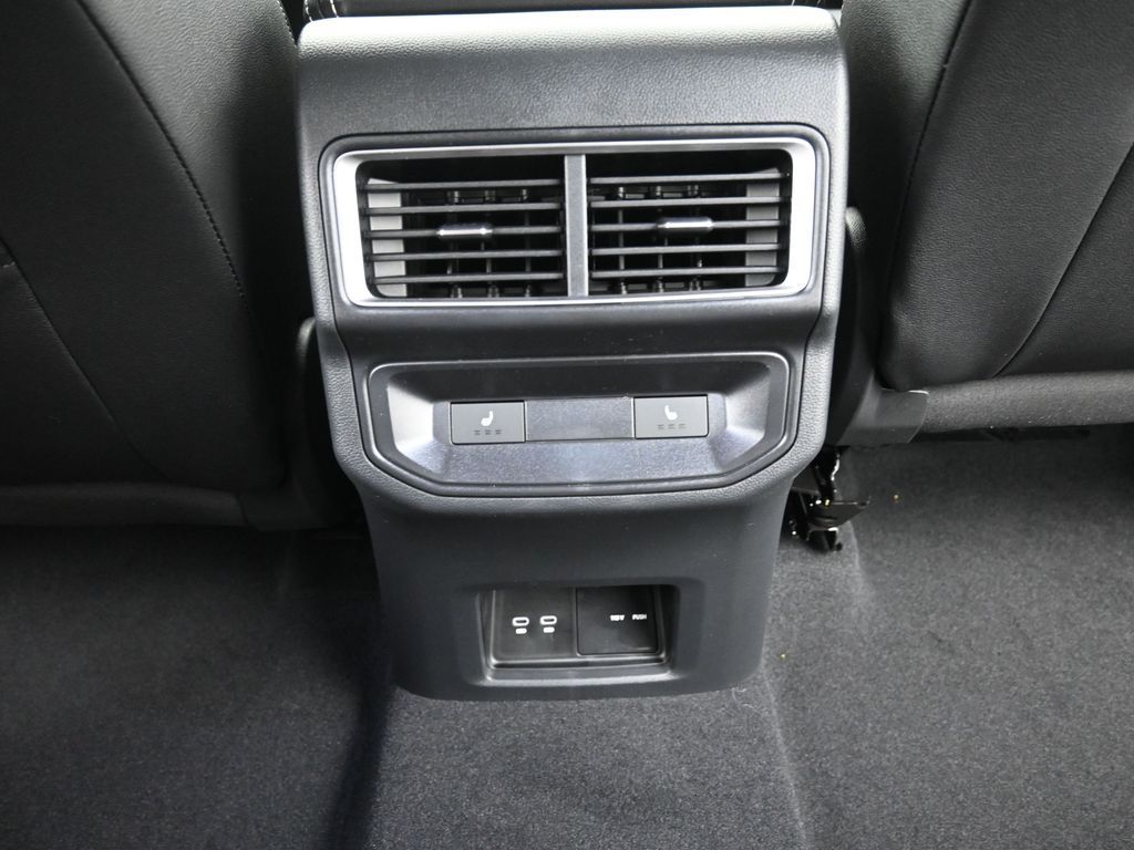 2025 Volkswagen Atlas Cross Sport SEL Premium R-Line photo 41