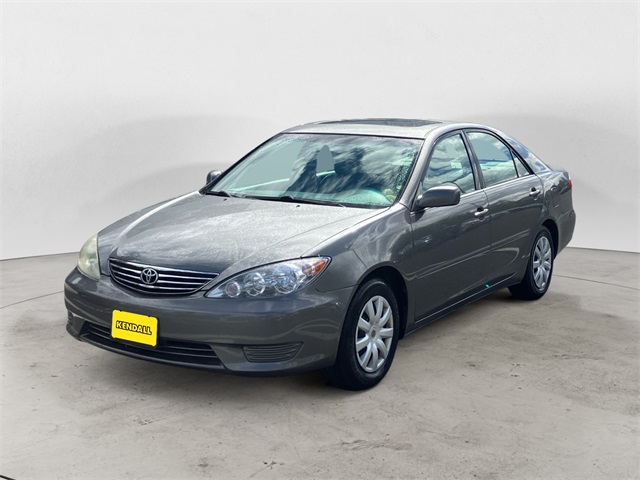 2005 Toyota Camry LE photo 2