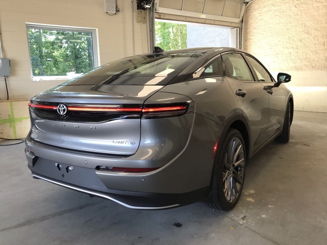 2026 Toyota Crown Limited photo 3