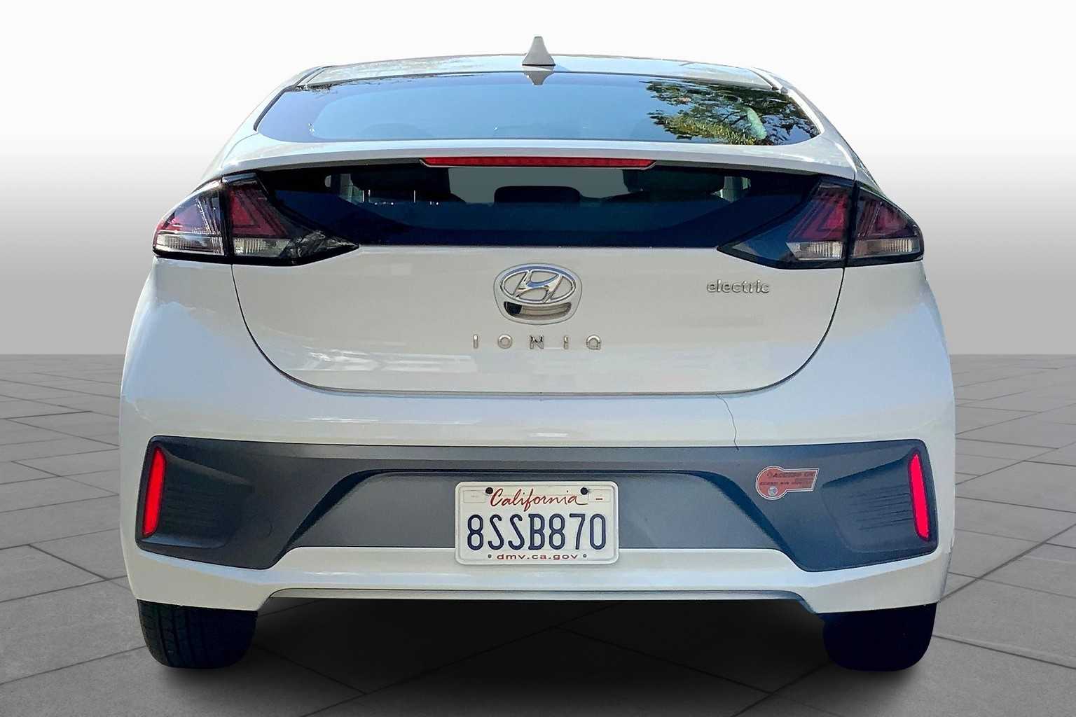 2020 Hyundai Ioniq Electric SE photo 4