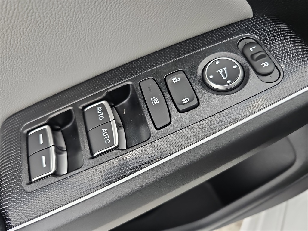 2025 Honda Civic Hybrid photo 30