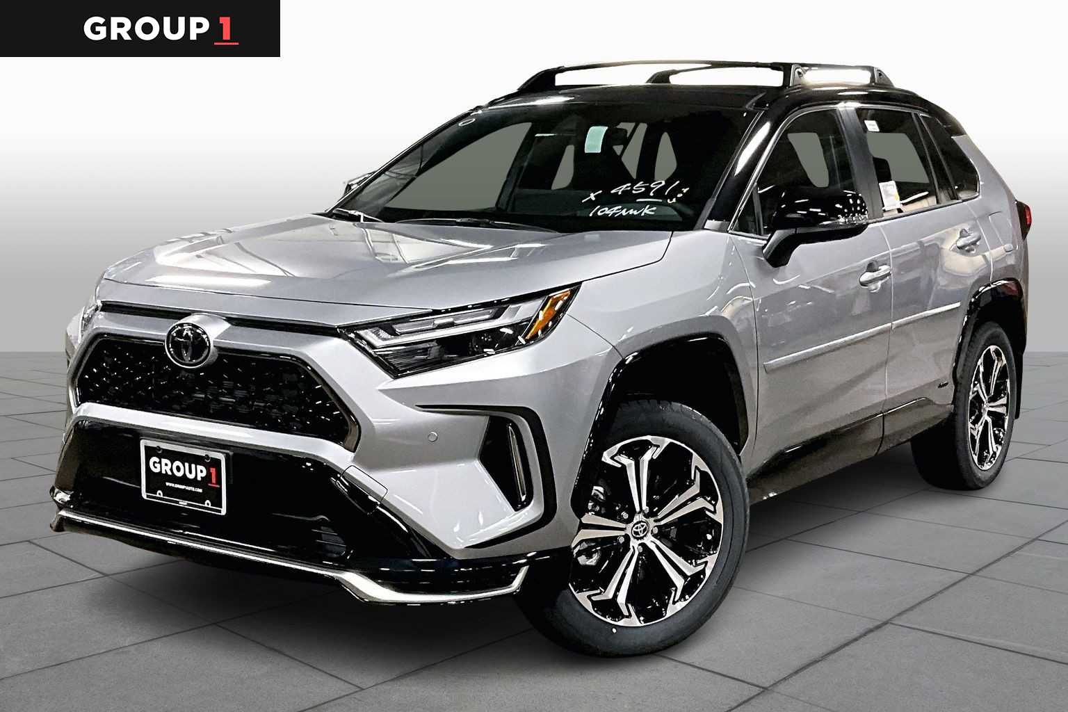 2025 Toyota RAV4 XSE's photo