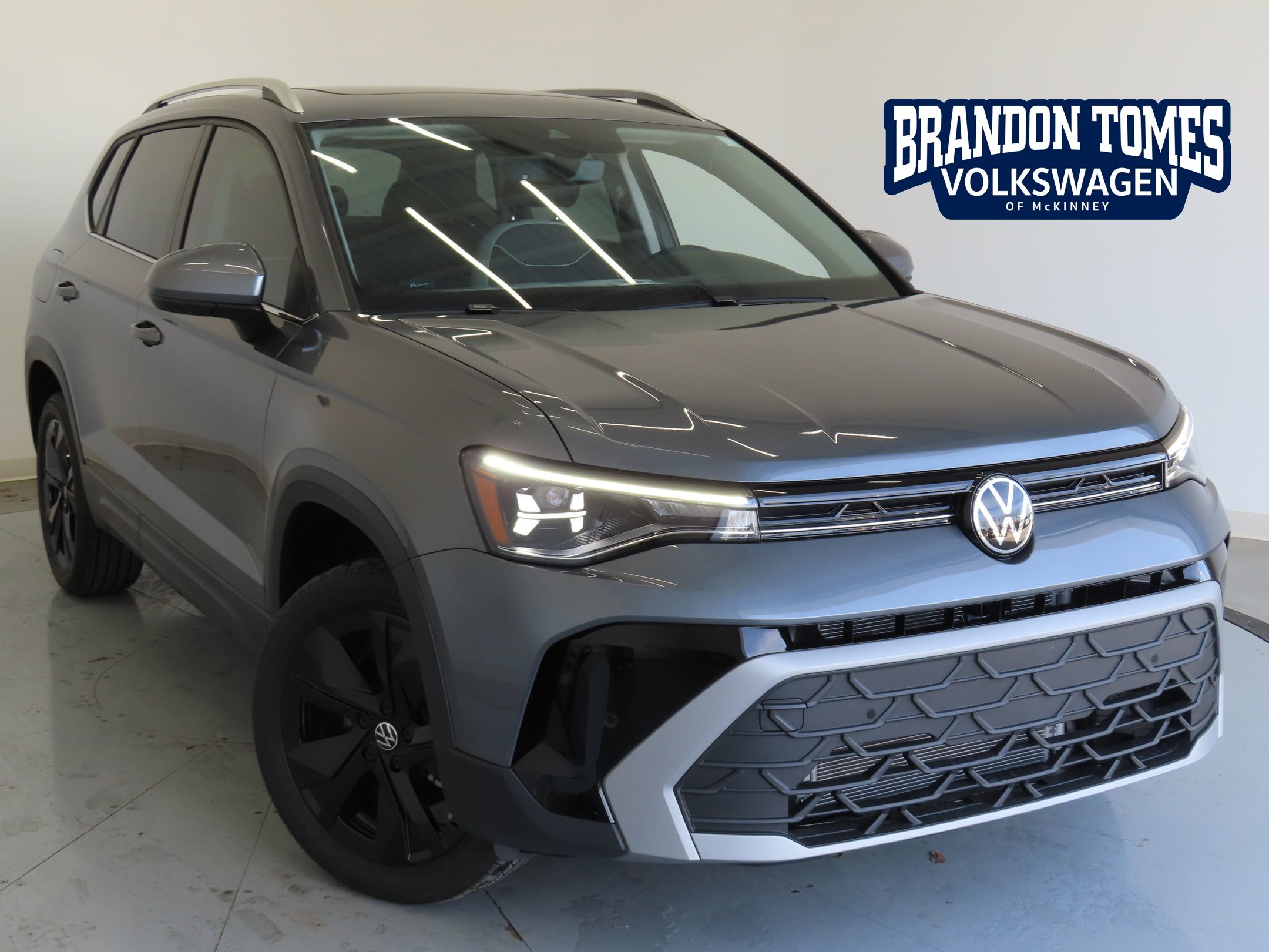 2025 Volkswagen Taos SE's photo