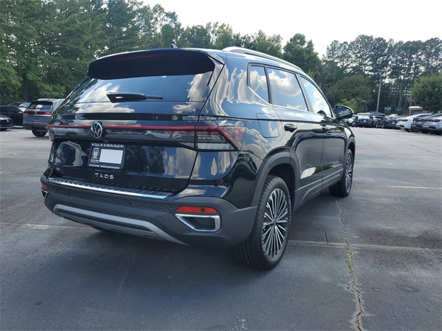 2025 Volkswagen Taos SE photo 2