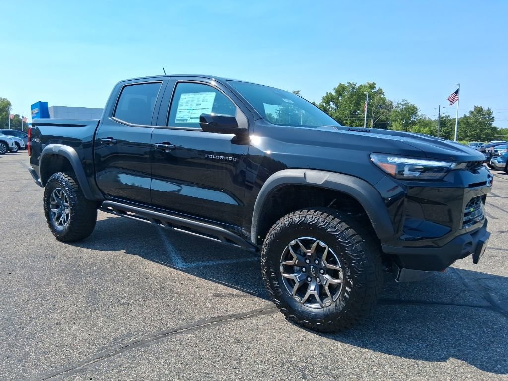 2025 Chevrolet Colorado ZR2's photo
