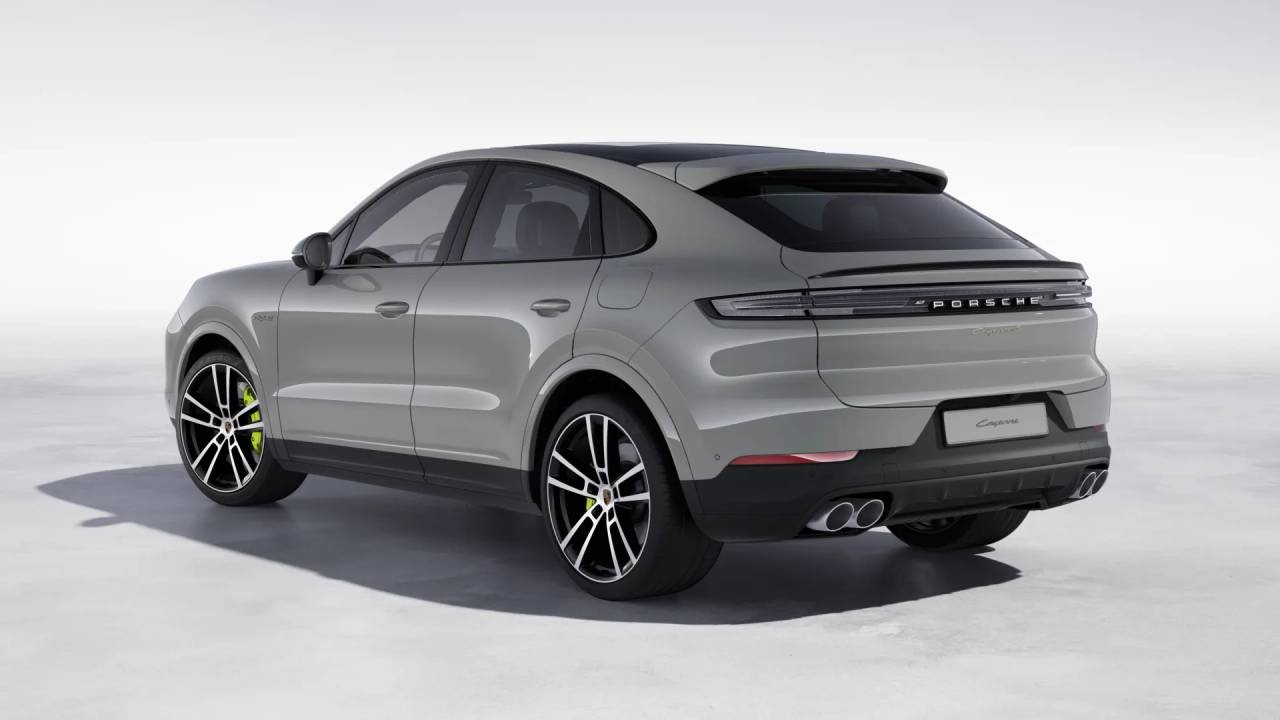2024 Porsche Cayenne S E-Hybrid Coupe photo 3
