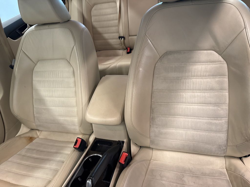 2014 Volkswagen Passat V6 SEL Premium photo 17