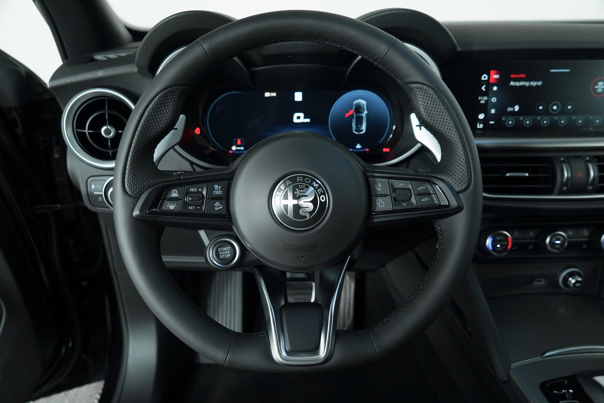 2025 Alfa Romeo Stelvio photo 19