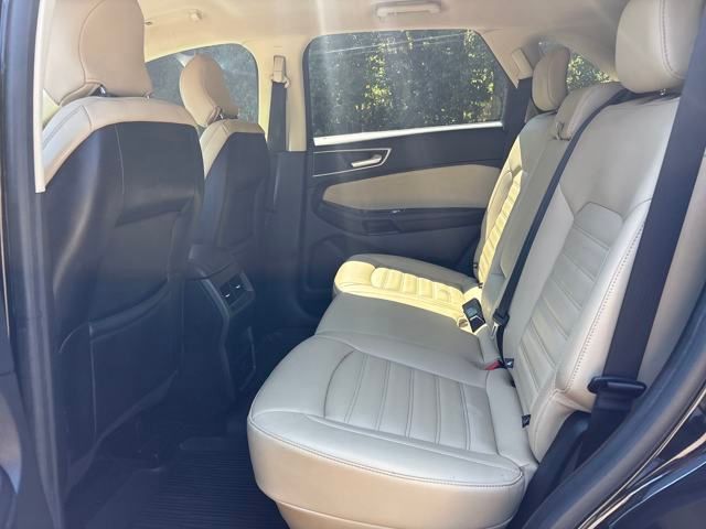 2019 Ford Edge SEL photo 6