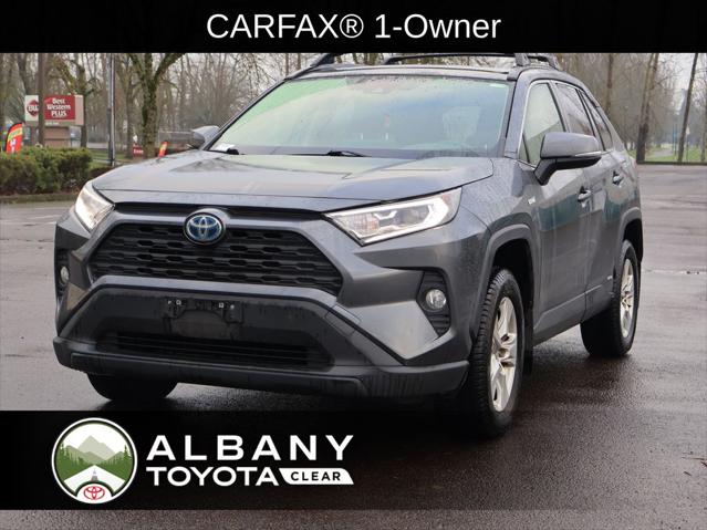 2021 Toyota RAV4 XLE's photo