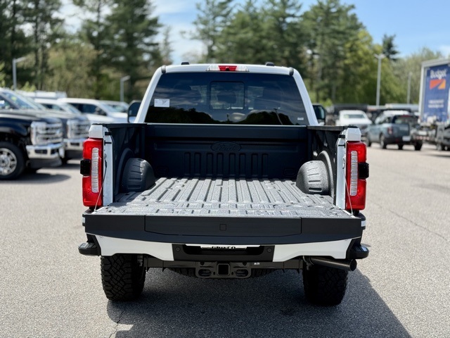 2025 Ford F-350 Lariat photo 6