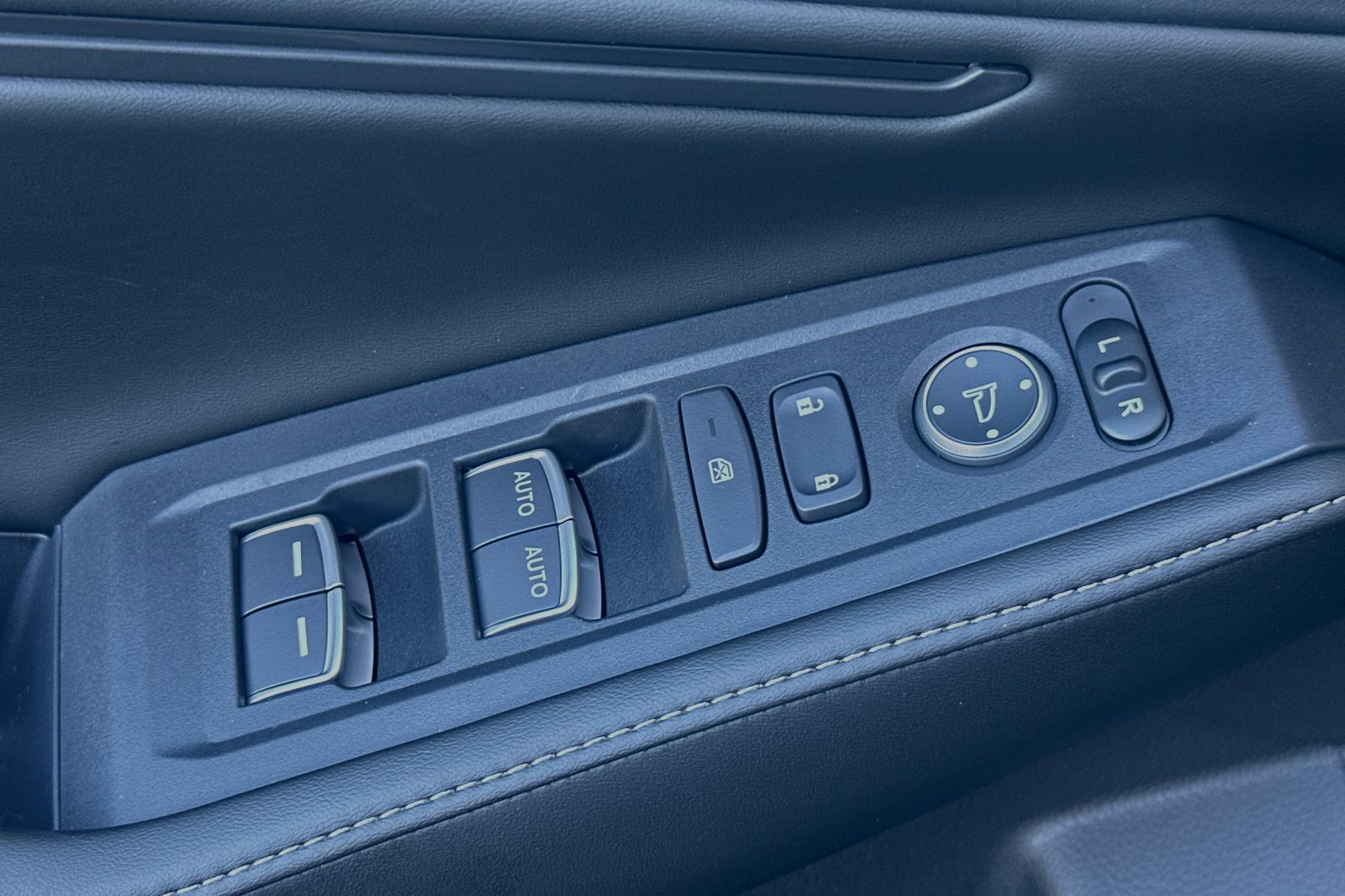 2025 Honda Accord Hybrid Sport photo 11