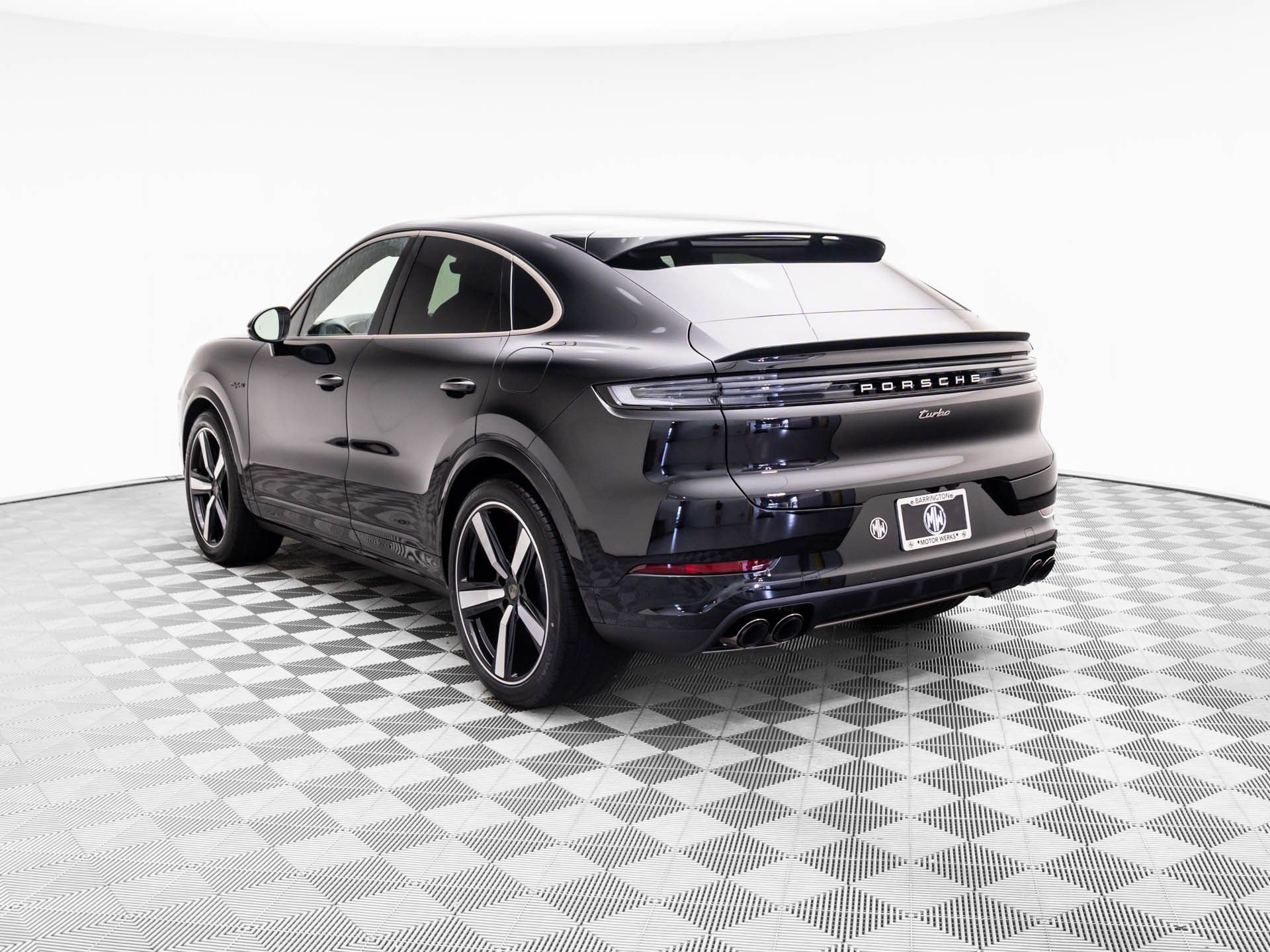 2025 Porsche Cayenne Turbo E-Hybrid Coupe photo 3