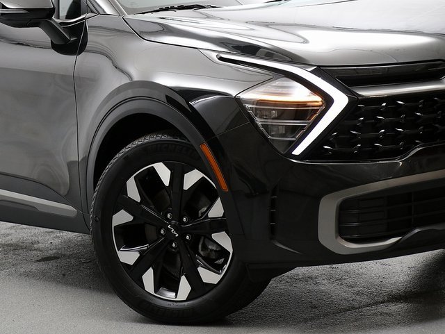 2024 Kia Sportage Plug-In Hybrid X-Line photo 3