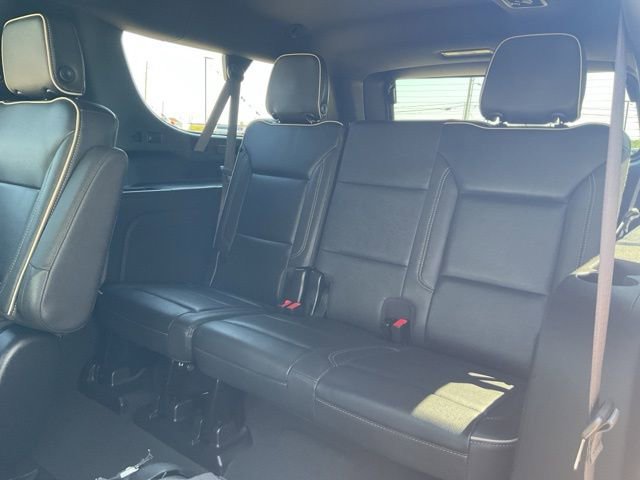 2023 Chevrolet Suburban Premier photo 4
