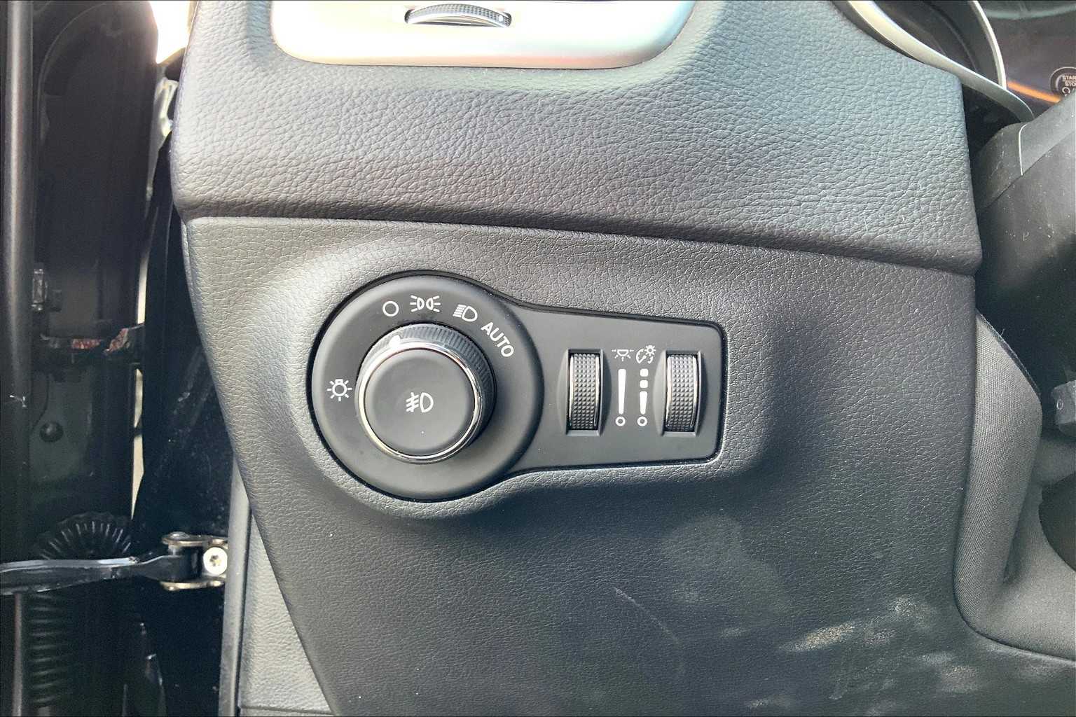 2018 Jeep Compass Latitude photo 32