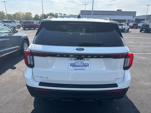 2025 Ford Explorer photo 11