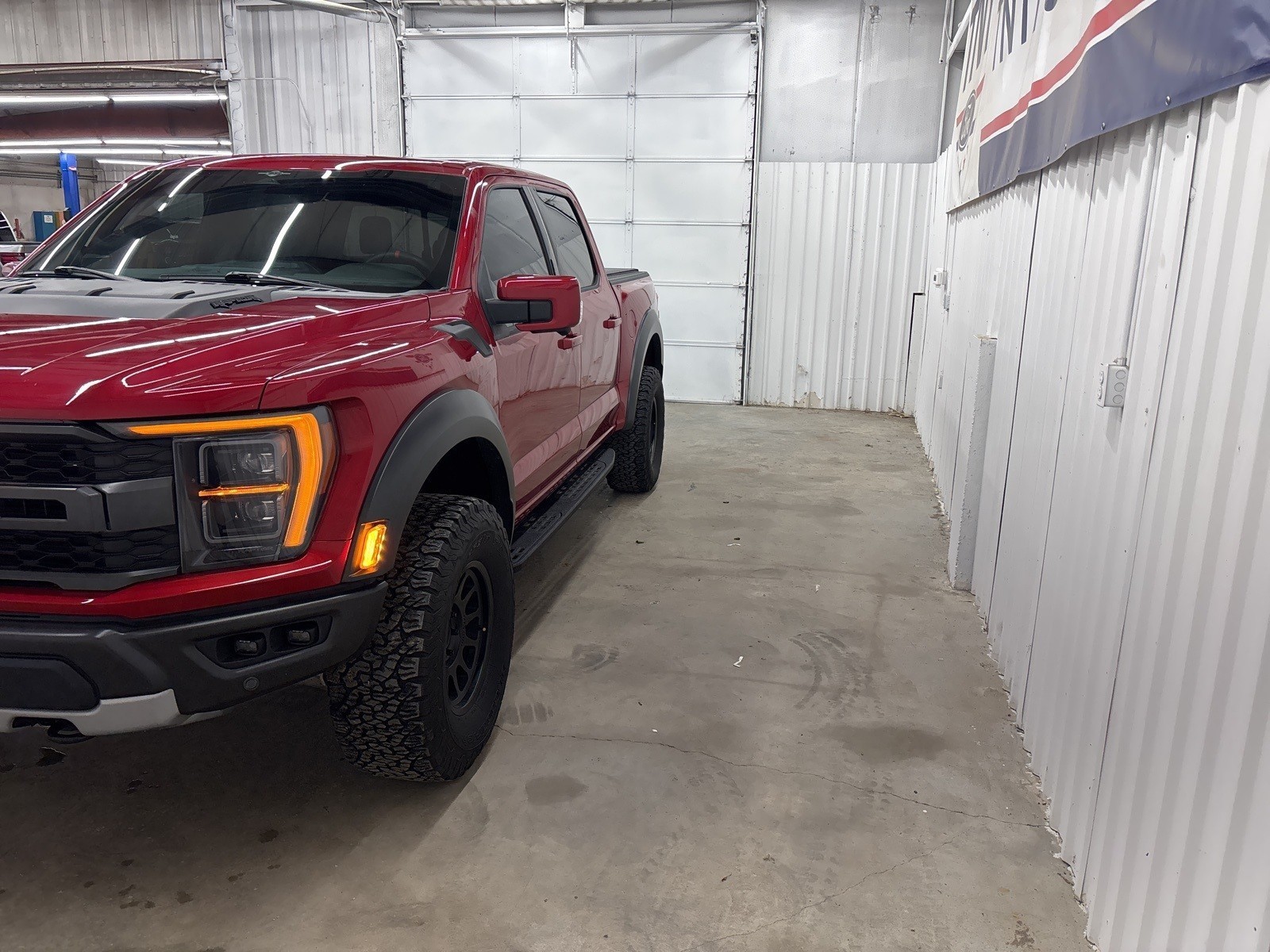 2023 Ford F-150 Raptor photo 4