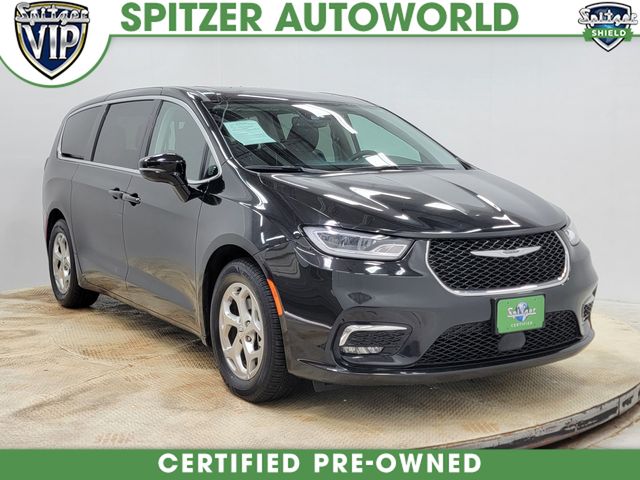 2024 Chrysler Pacifica Limited's photo