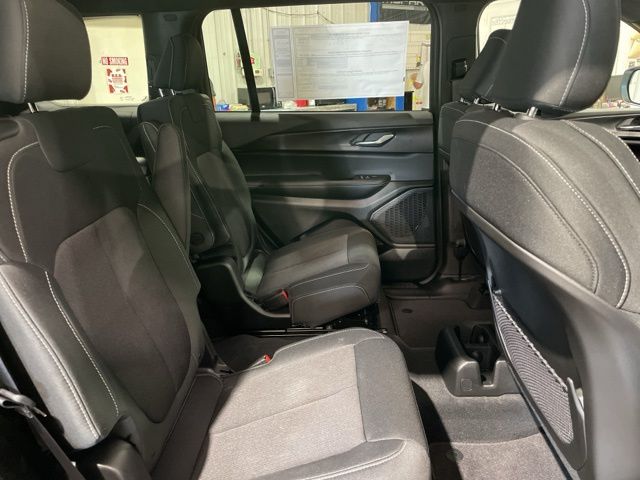 2025 Jeep Grand Cherokee Laredo Altitude photo 28