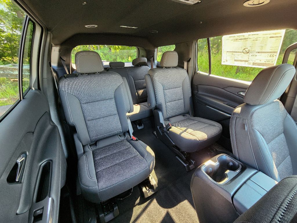 2025 Chevrolet Traverse photo 25