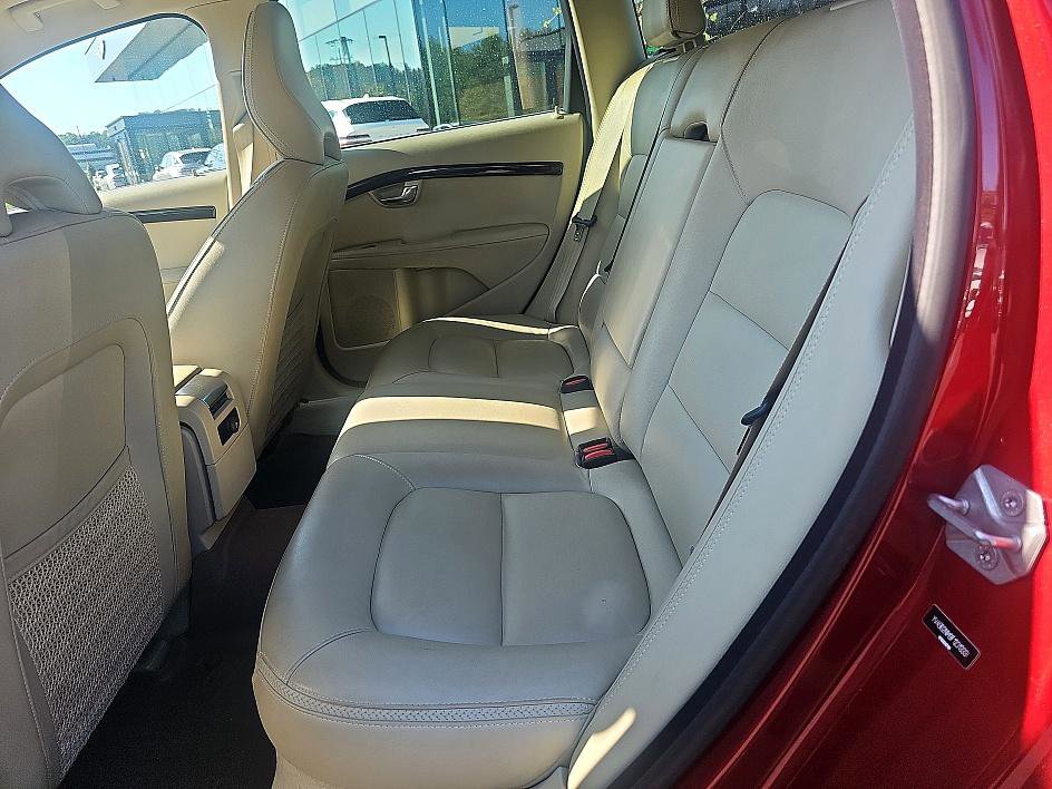 2015 Volvo XC70 T6 Platinum photo 23