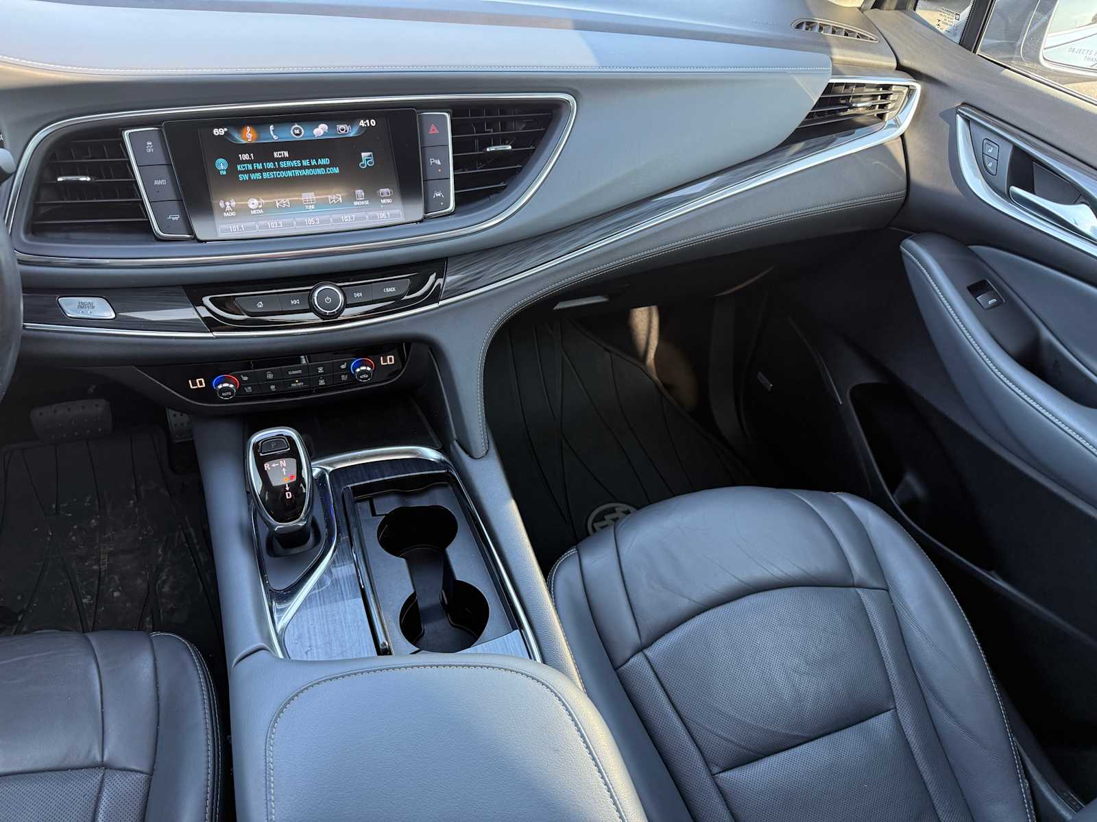 2018 Buick Enclave Premium photo 23