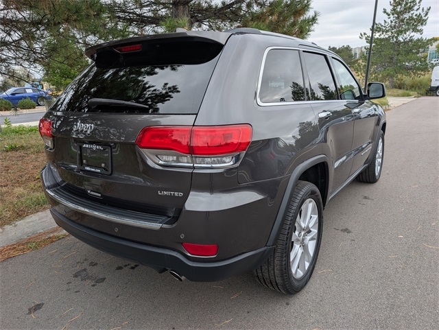 2017 Jeep Grand Cherokee Limited photo 3