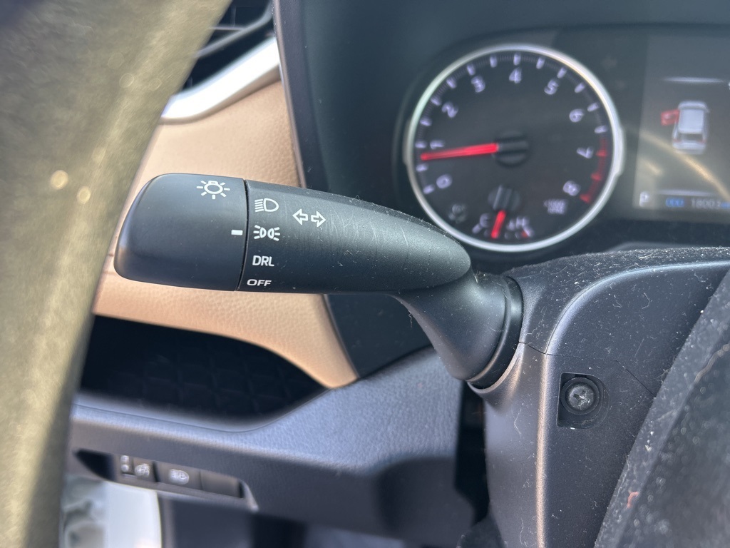 2021 Toyota RAV4 LE photo 11