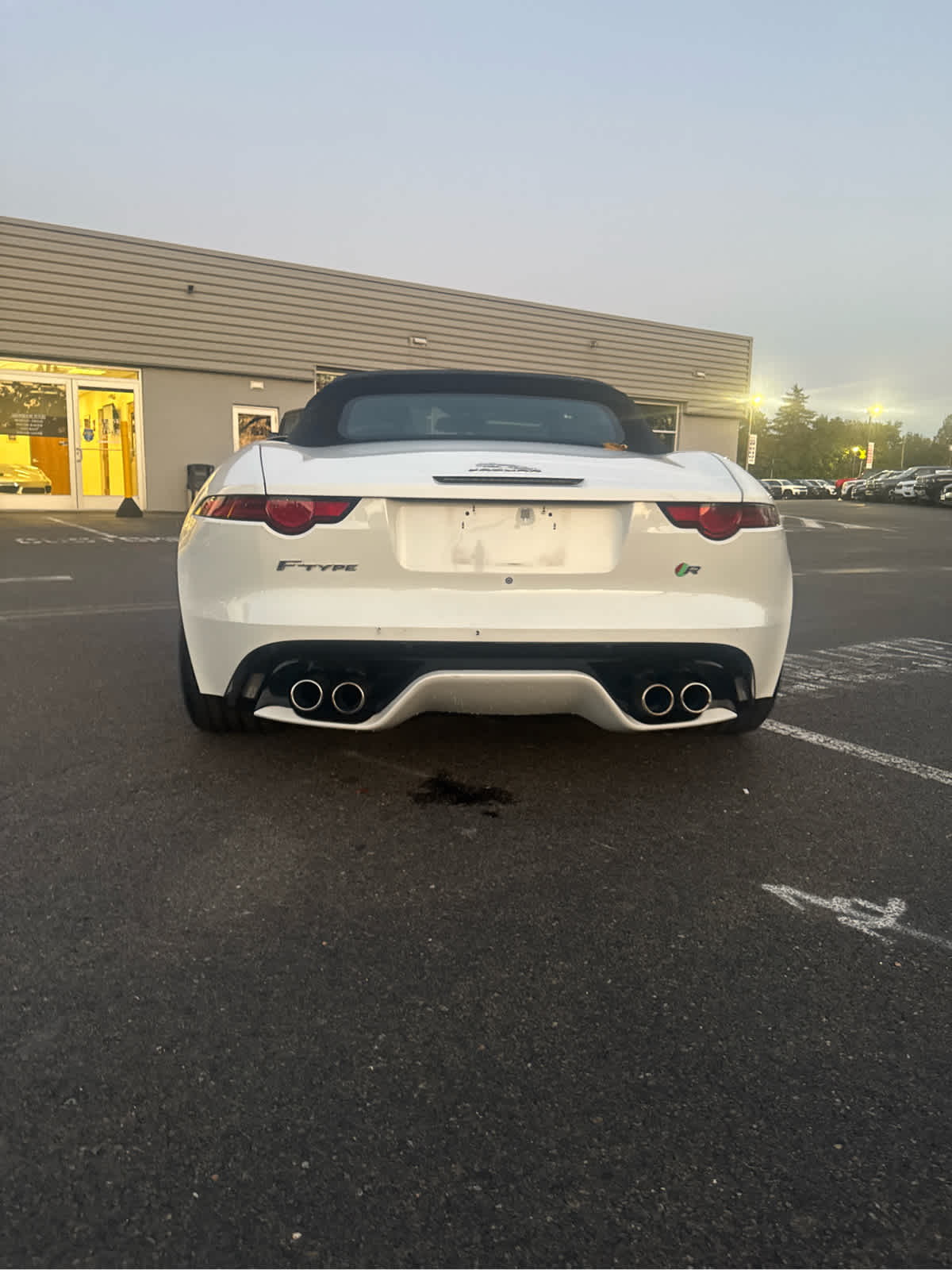 2018 Jaguar F-TYPE R photo 17