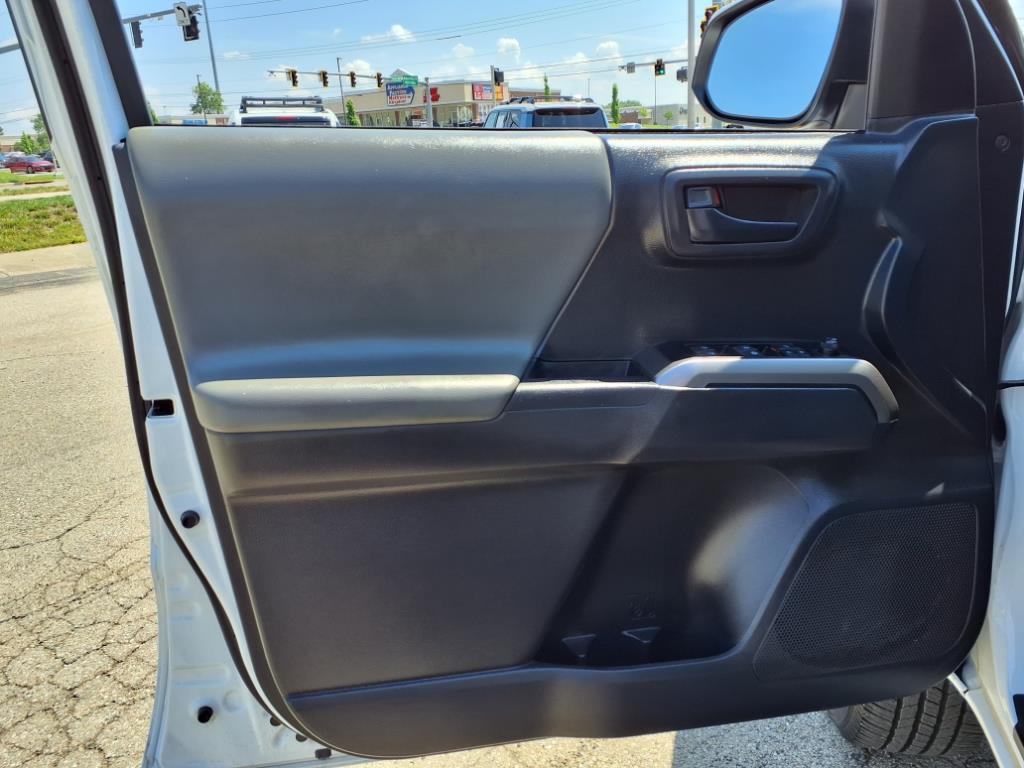 2023 Toyota Tacoma SR5 photo 14