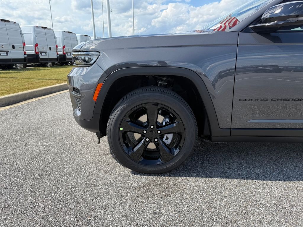 2025 Jeep Grand Cherokee Altitude X photo 24