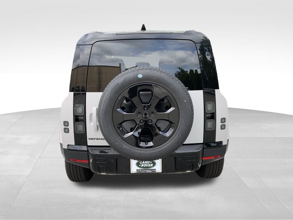 2026 Land Rover Defender 110 S photo 7