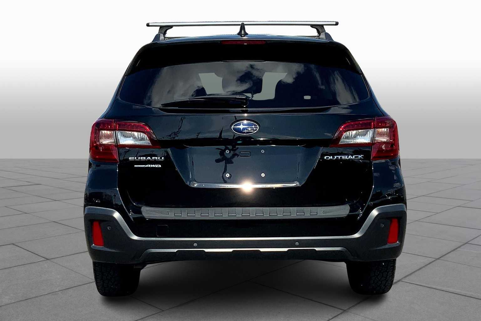 2018 Subaru Outback Touring photo 4
